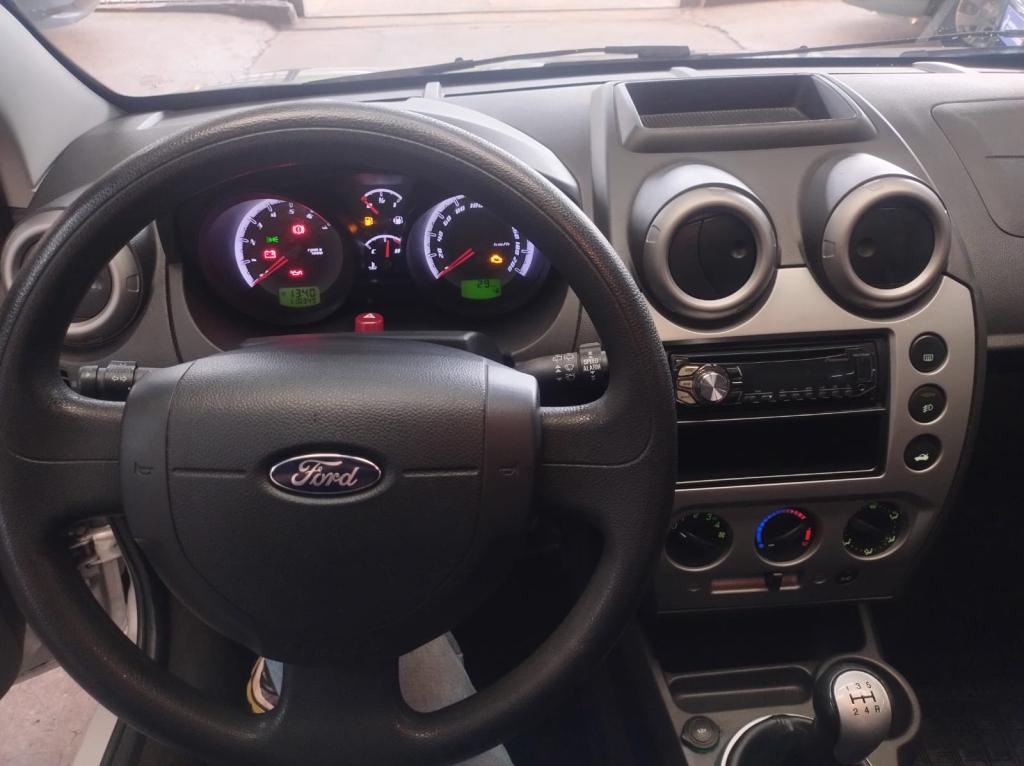 FORD Fiesta Hatch - Foto