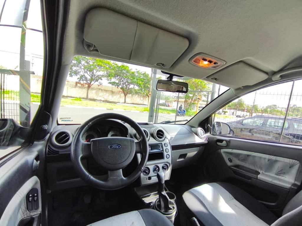 FORD Fiesta Hatch - Foto