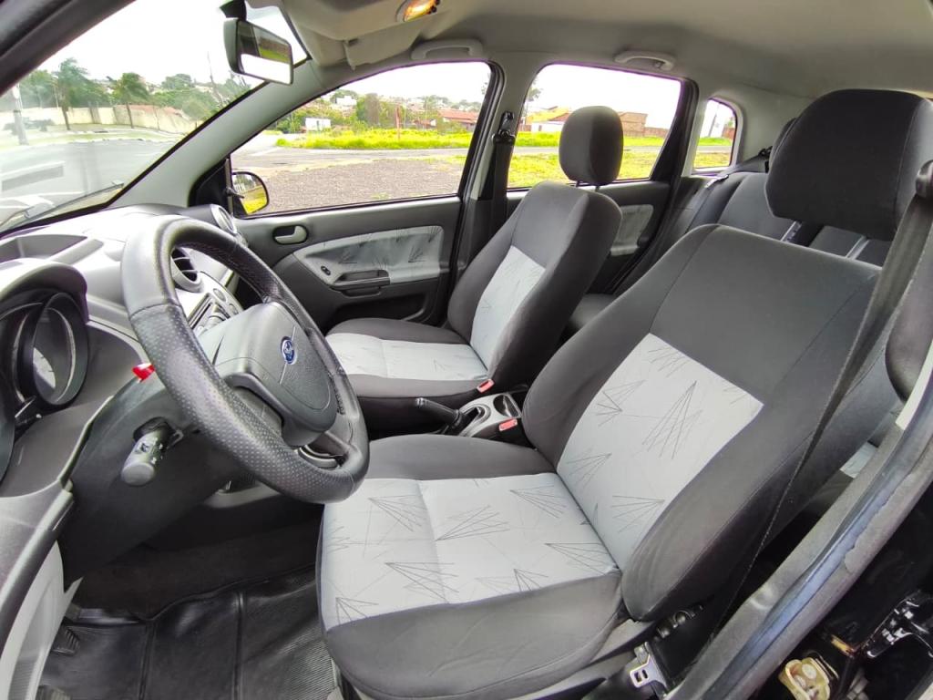 FORD Fiesta Hatch - Foto