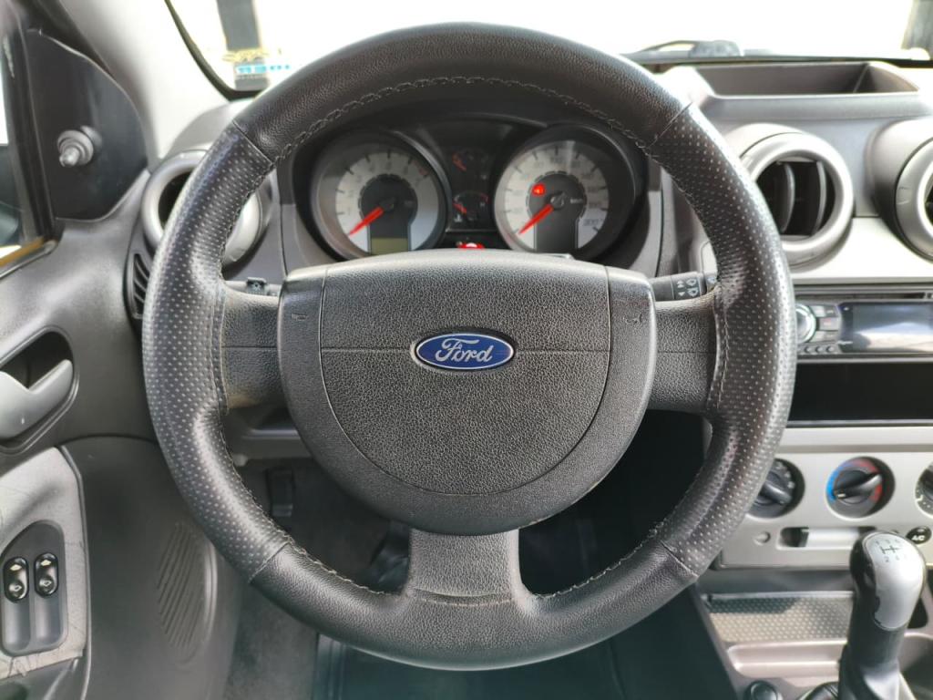 FORD Fiesta Hatch - Foto