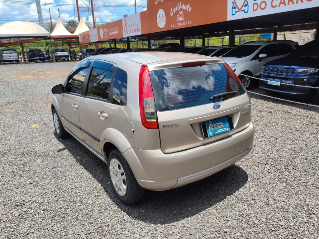 FORD Fiesta Hatch - Foto