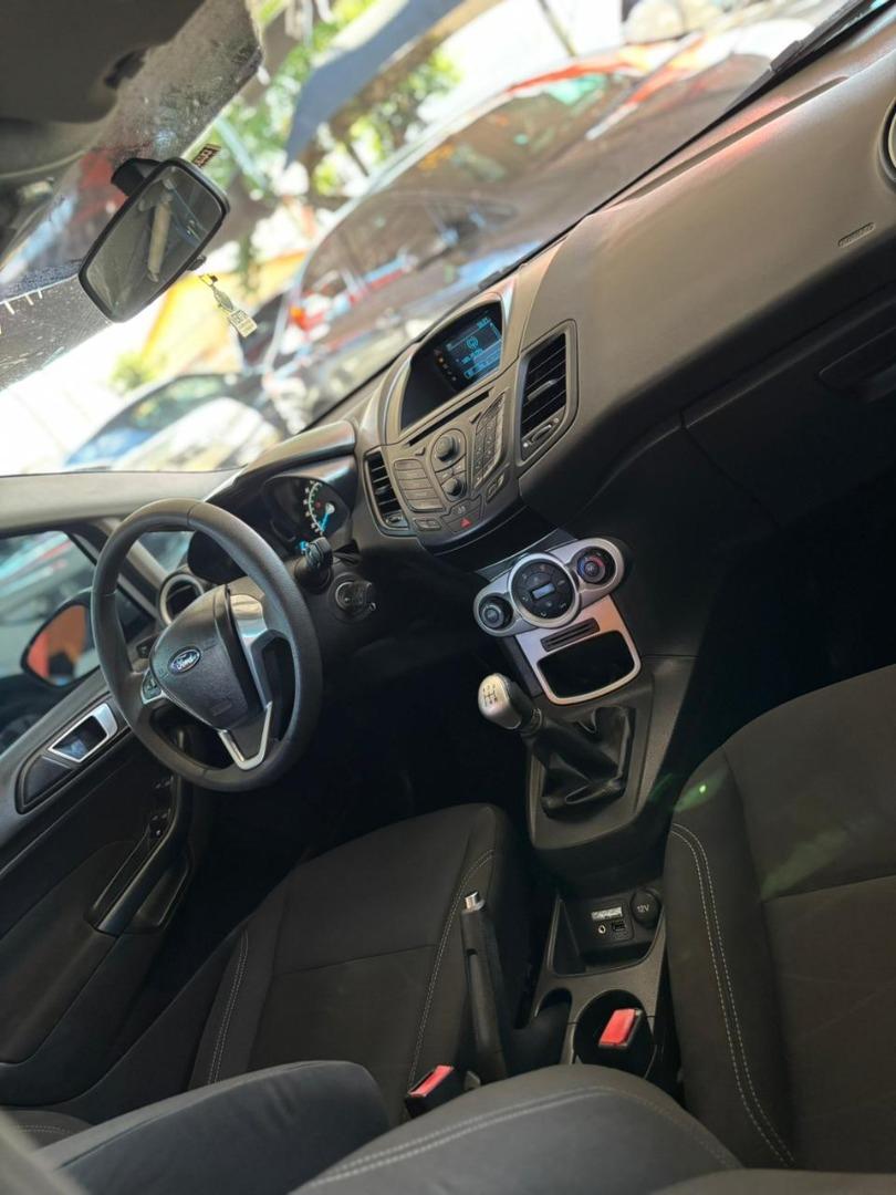 FORD Fiesta Hatch - Foto