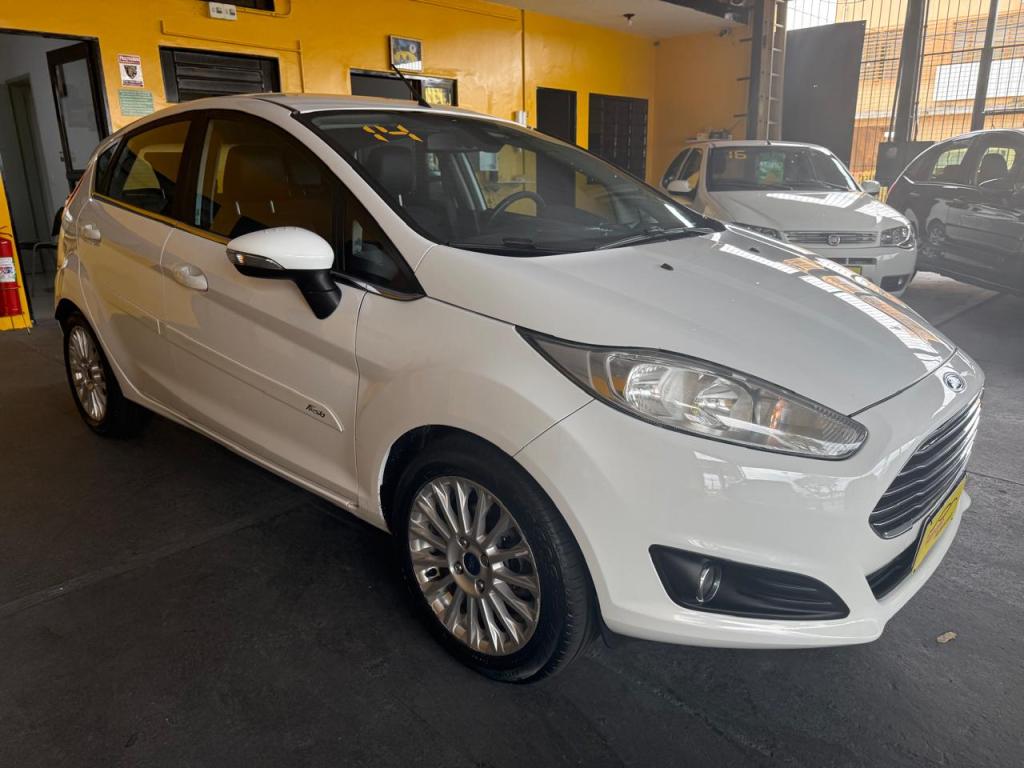 FORD Fiesta Hatch - Foto