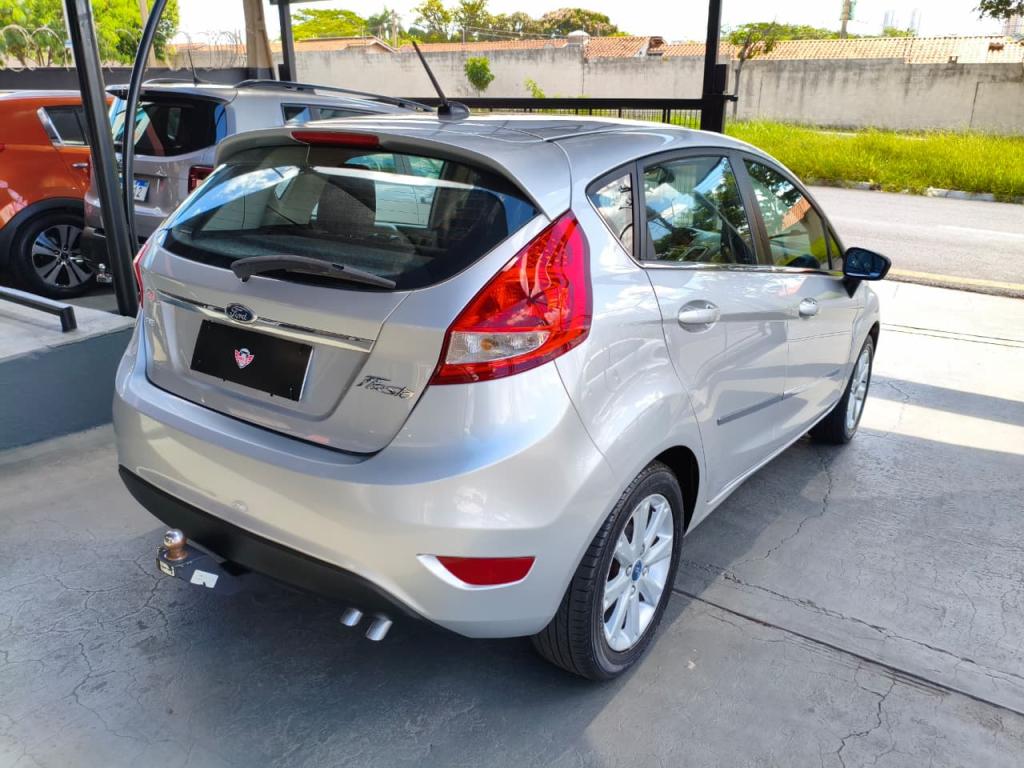 FORD Fiesta Hatch - Foto