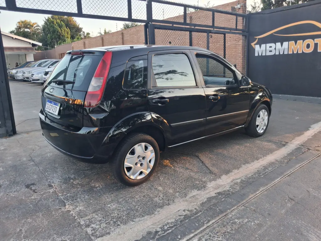 FORD Fiesta Hatch - Foto