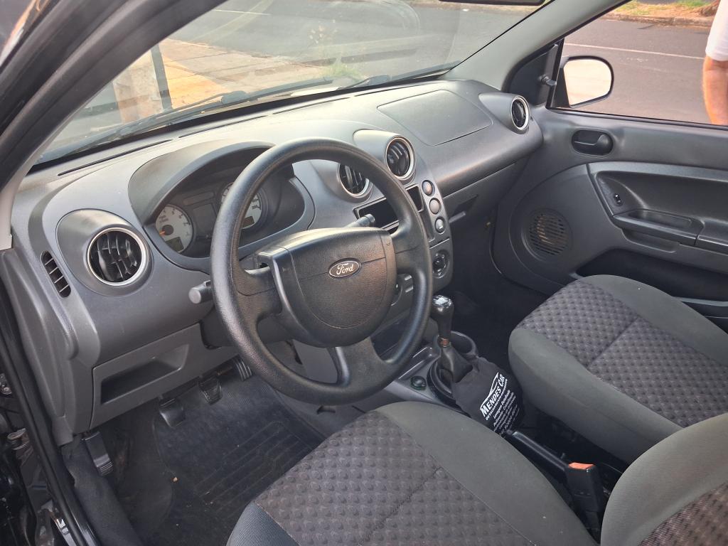 FORD Fiesta Hatch - Foto