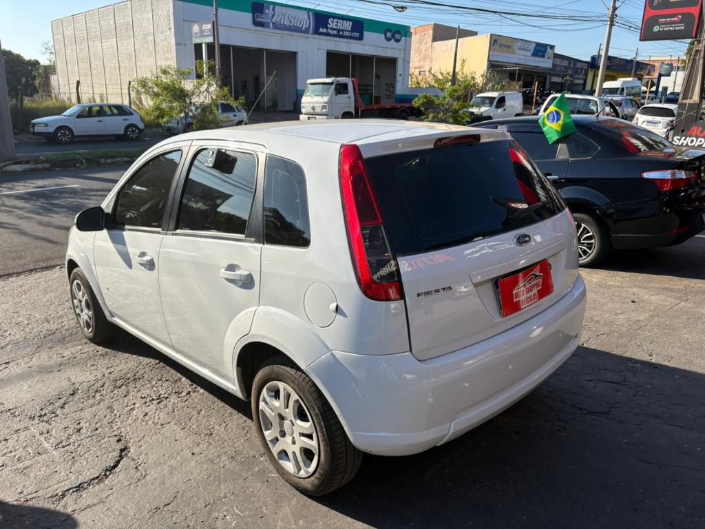 FORD Fiesta Hatch - Foto