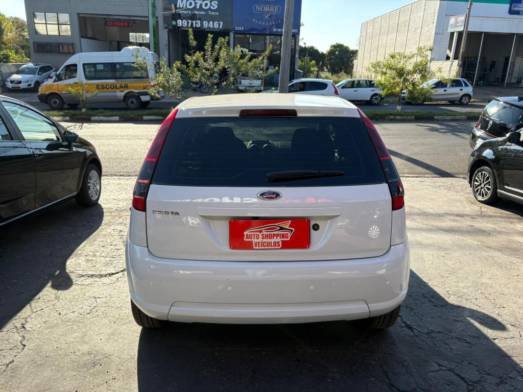 FORD Fiesta Hatch - Foto