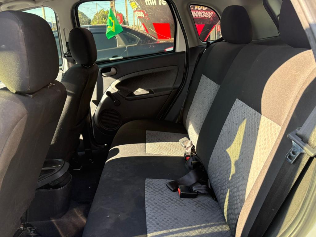 FORD Fiesta Hatch - Foto