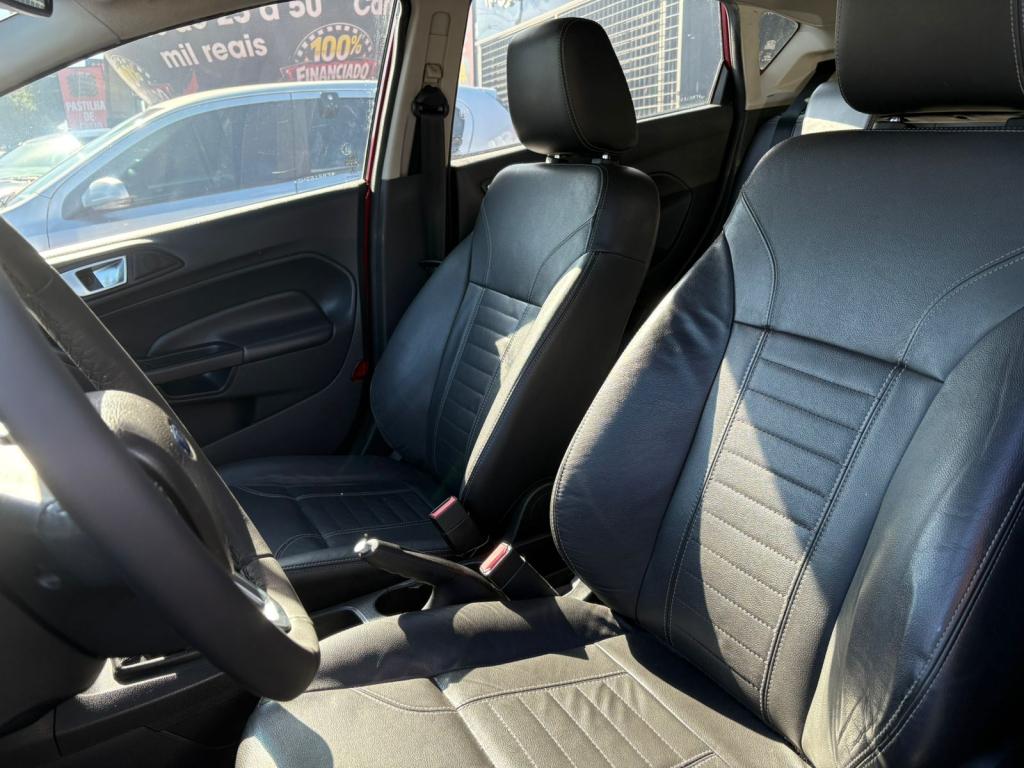 FORD Fiesta Hatch - Foto