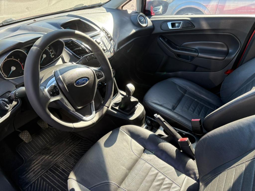 FORD Fiesta Hatch - Foto