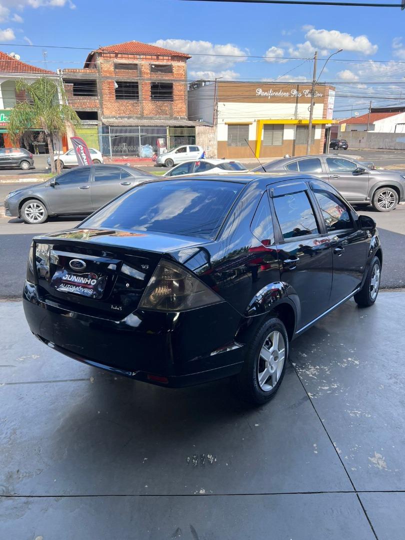 FORD Fiesta Hatch - Foto