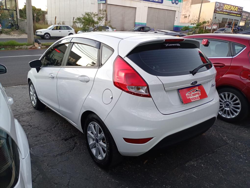 FORD Fiesta Hatch - Foto