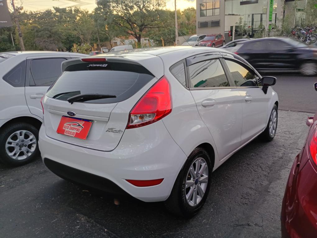 FORD Fiesta Hatch - Foto