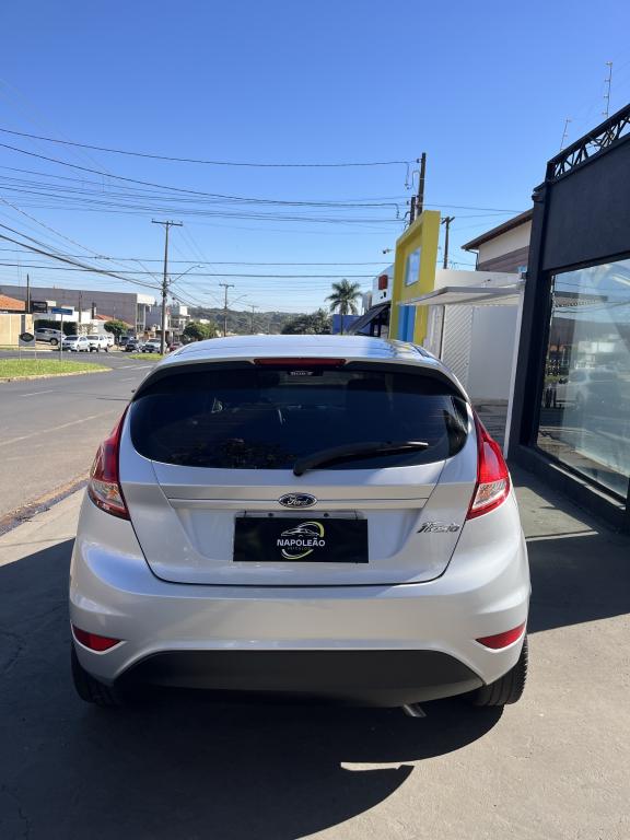 FORD Fiesta Hatch - Foto