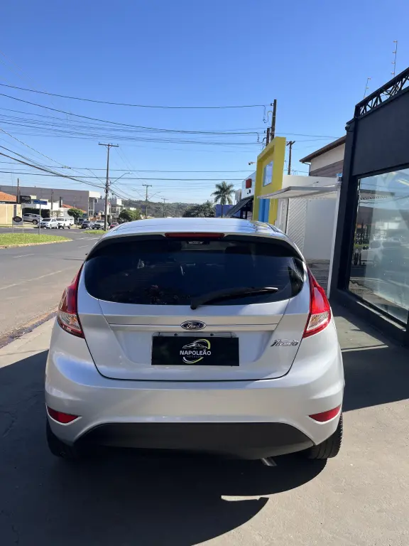 FORD Fiesta Hatch - Foto