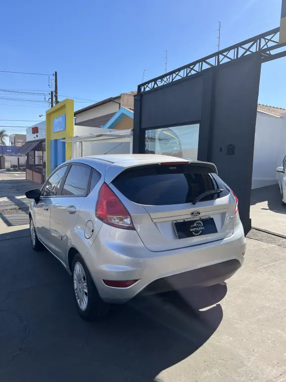 FORD Fiesta Hatch - Foto