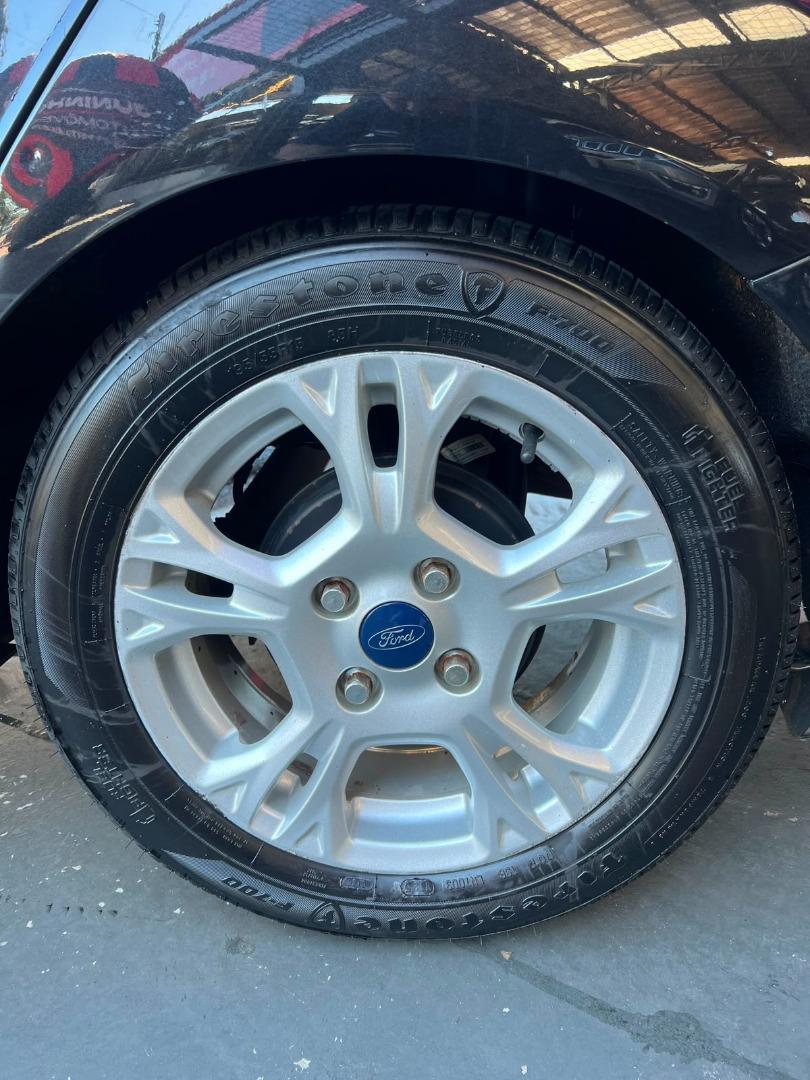 FORD Fiesta Hatch - Foto