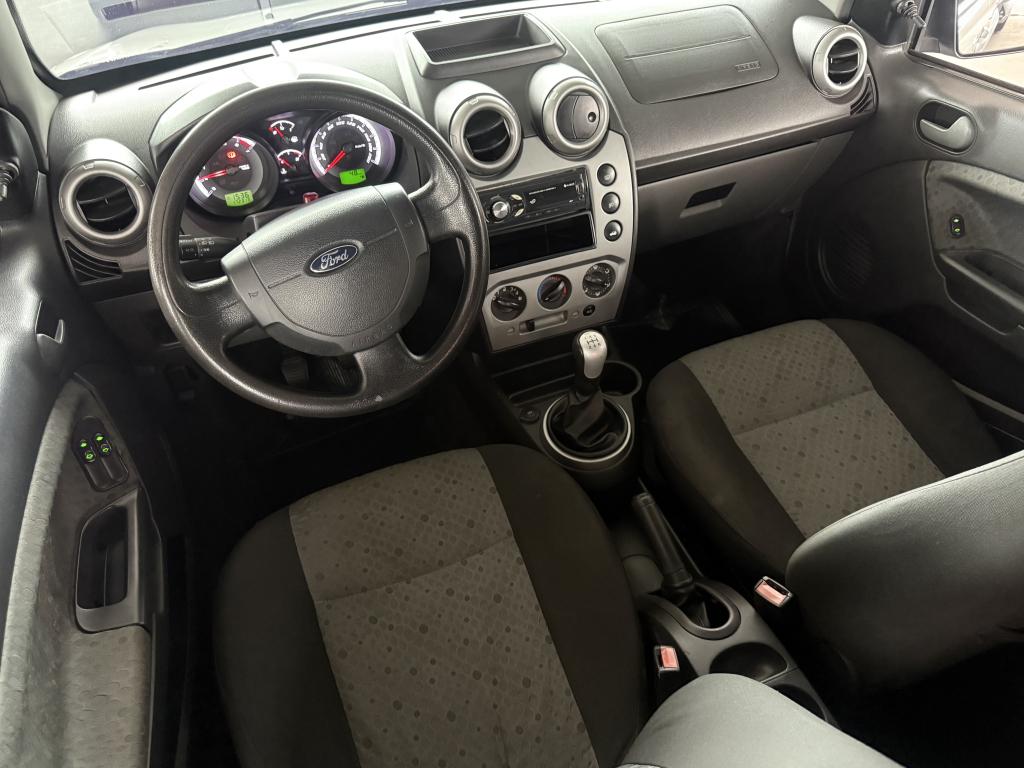 FORD Fiesta Hatch - Foto