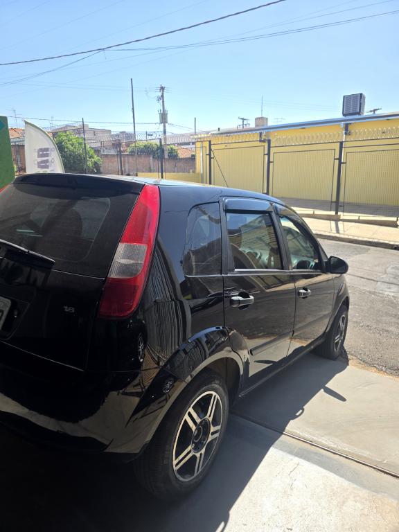 FORD Fiesta Hatch - Foto