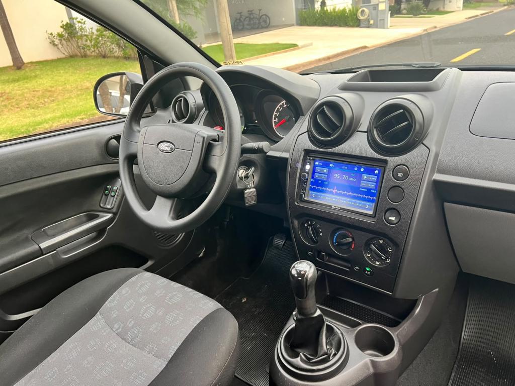 FORD Fiesta Hatch - Foto