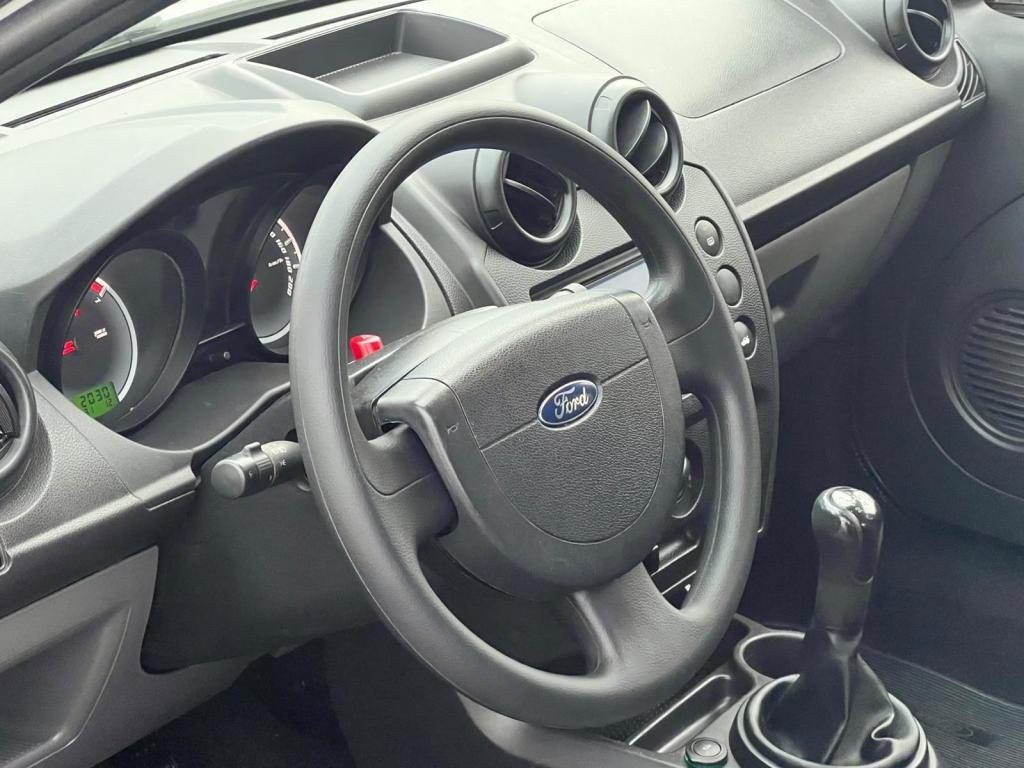 FORD Fiesta Hatch - Foto