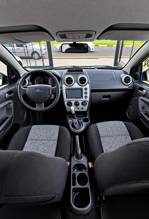 FORD Fiesta Hatch - Foto