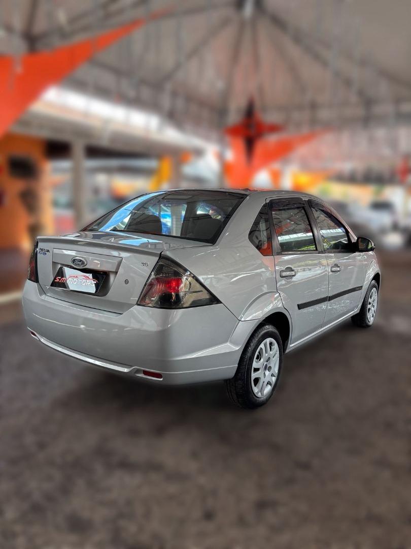 FORD Fiesta Sedan - Foto