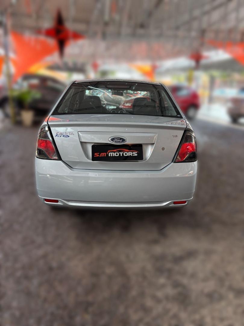 FORD Fiesta Sedan - Foto