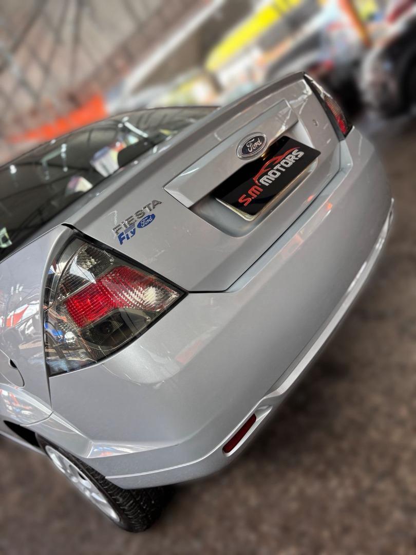 FORD Fiesta Sedan - Foto