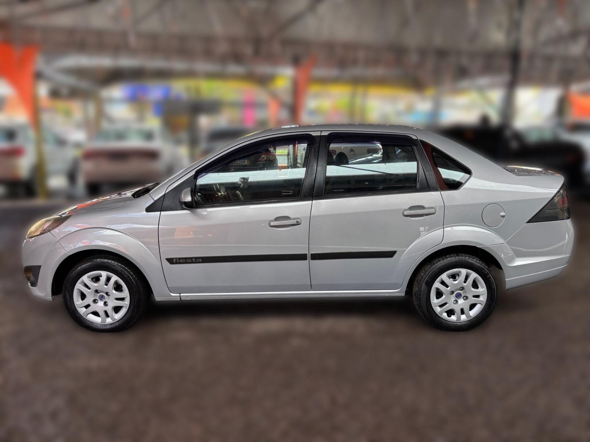 FORD Fiesta Sedan - Foto