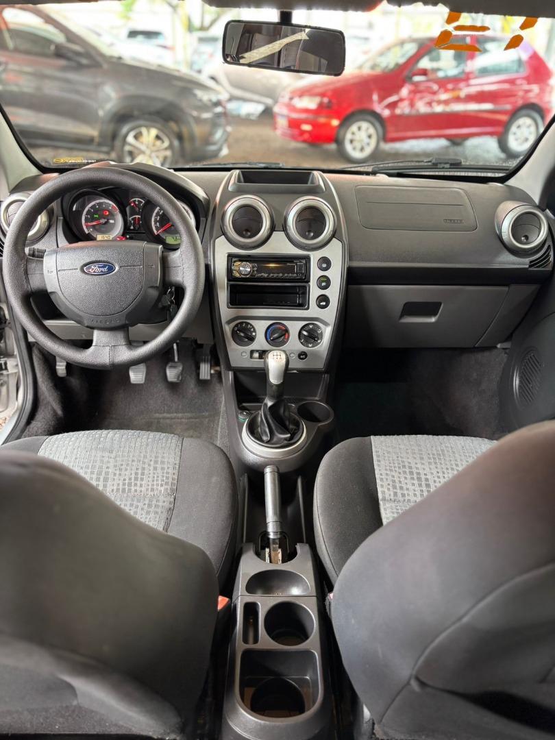 FORD Fiesta Sedan - Foto