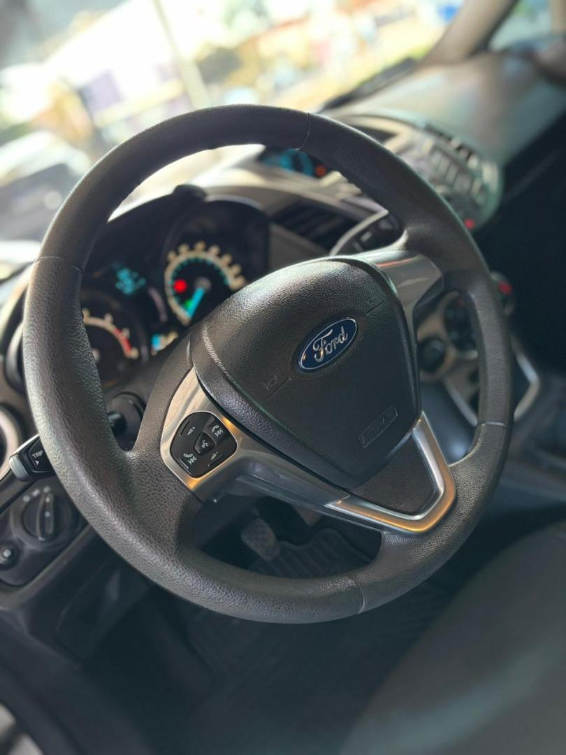 FORD Fiesta Sedan - Foto