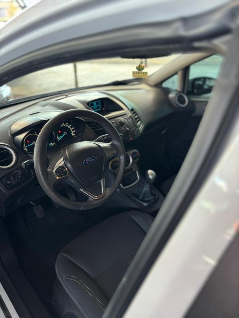 FORD Fiesta Sedan - Foto