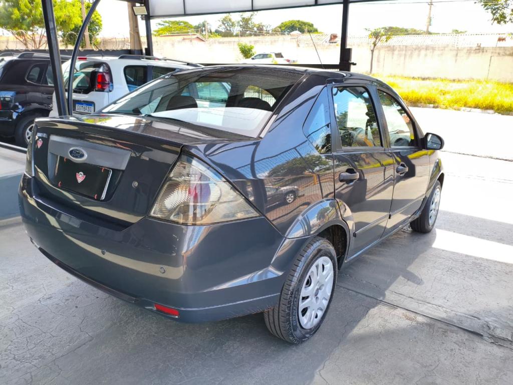 FORD Fiesta Sedan - Foto