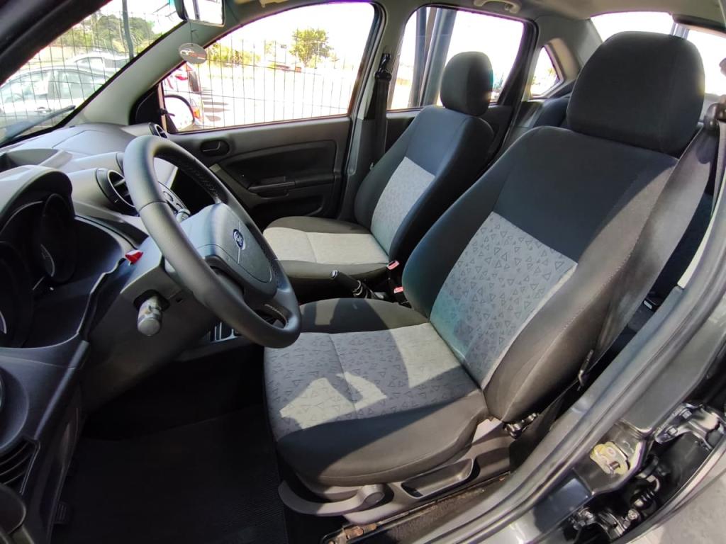 FORD Fiesta Sedan - Foto