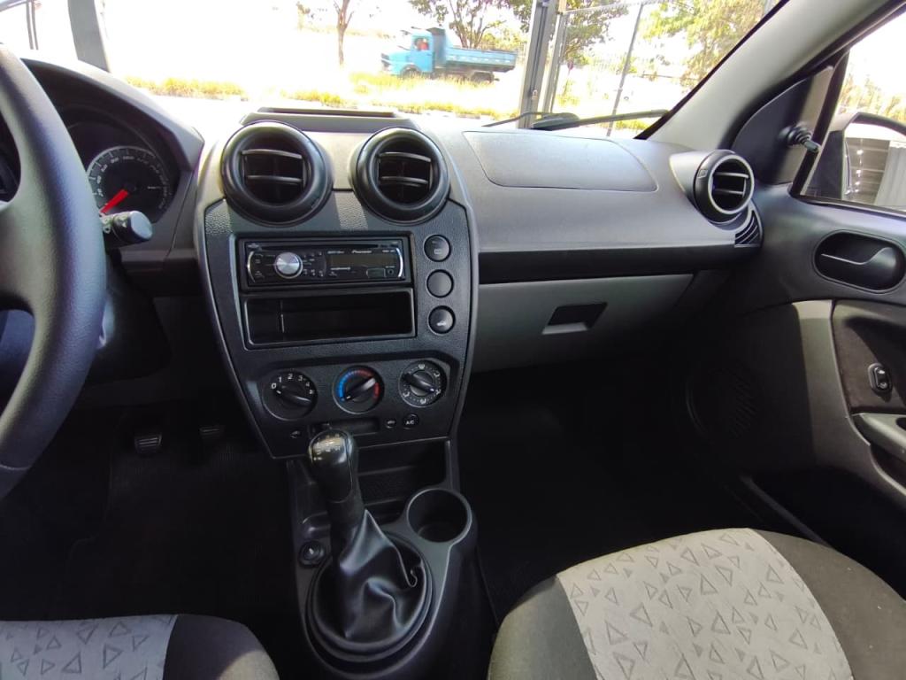 FORD Fiesta Sedan - Foto