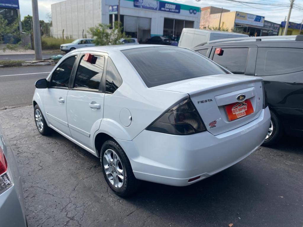 FORD Fiesta Sedan - Foto