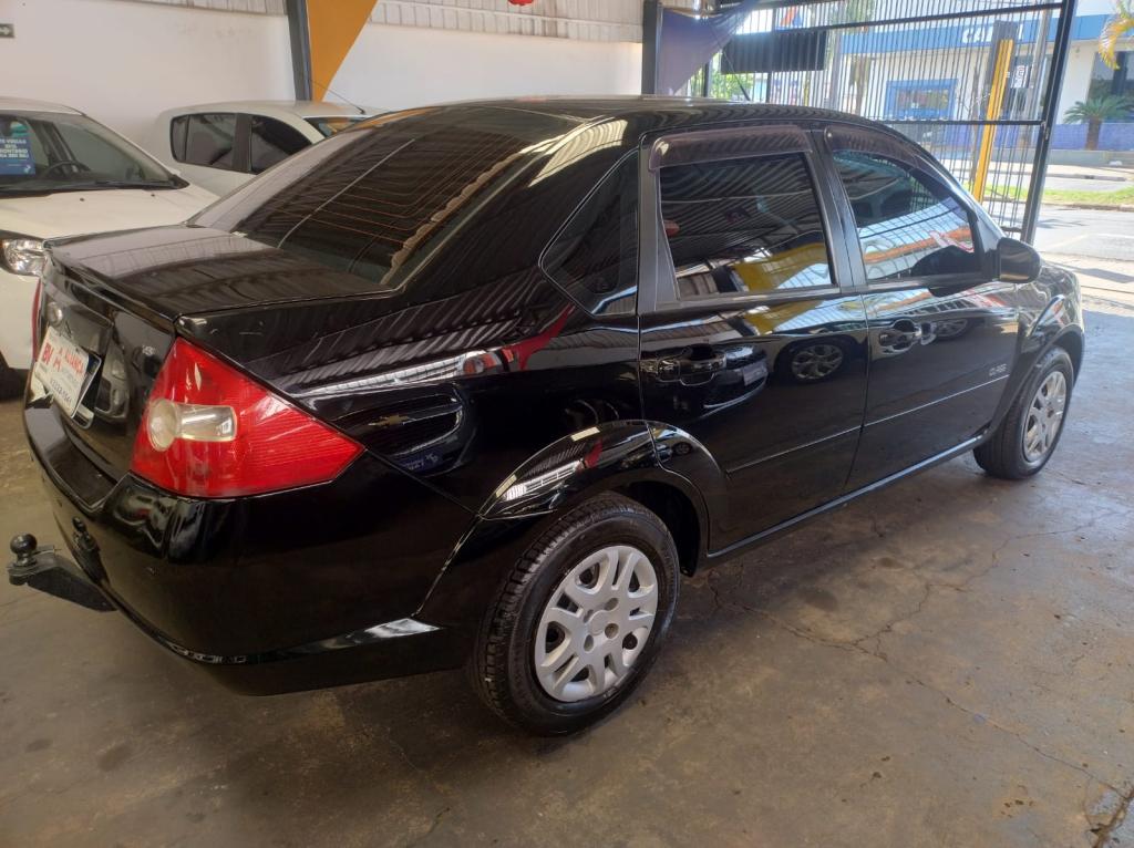 FORD Fiesta Sedan - Foto
