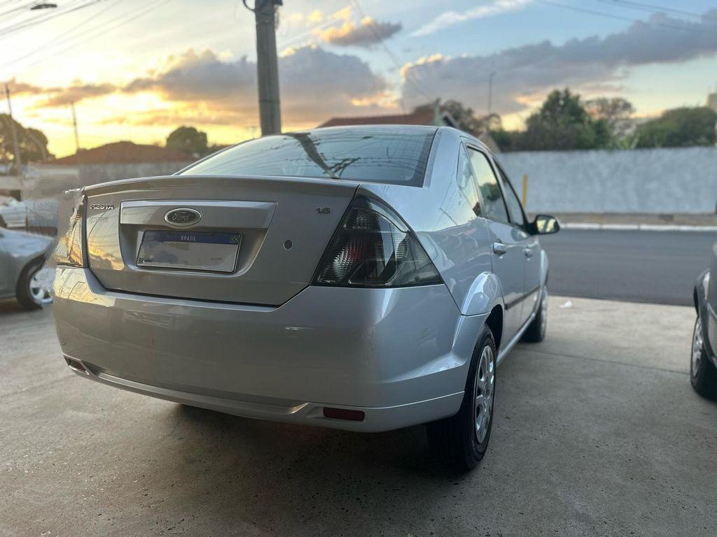 FORD Fiesta Sedan - Foto