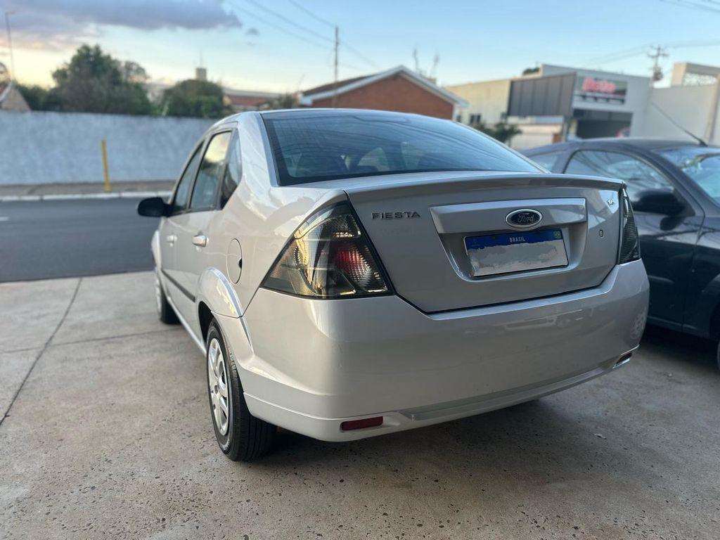 FORD Fiesta Sedan - Foto