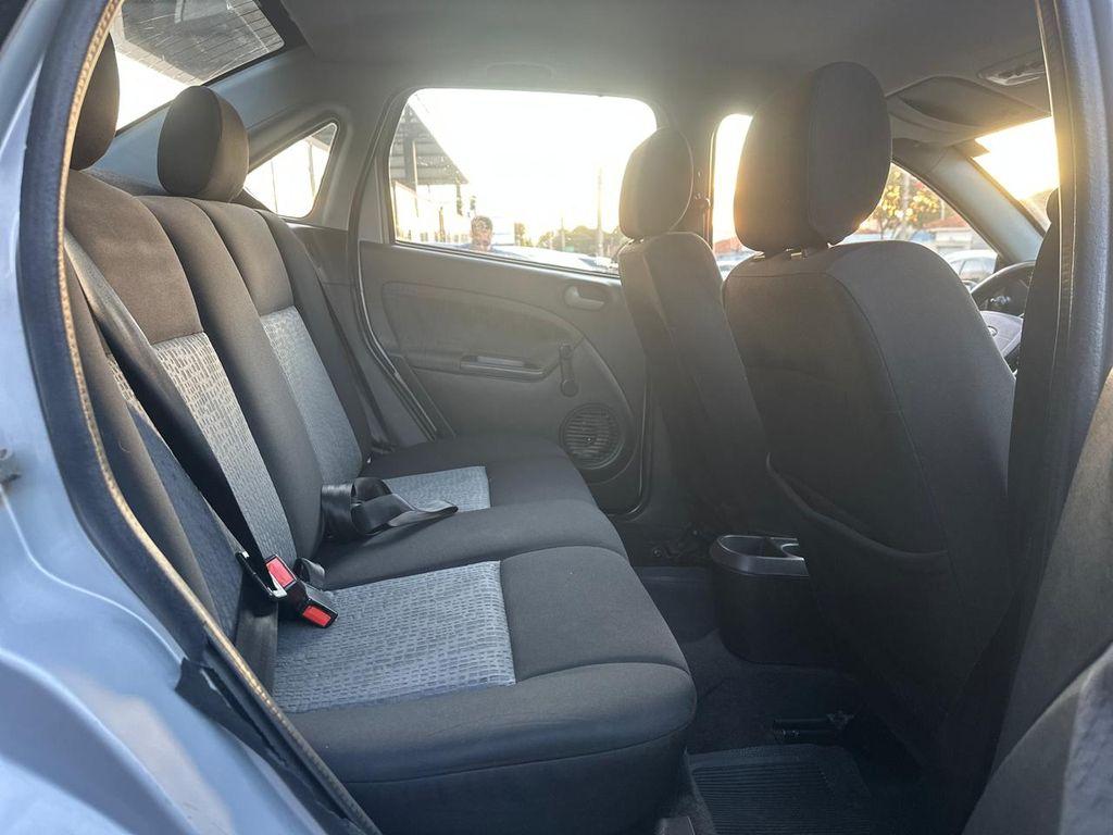 FORD Fiesta Sedan - Foto