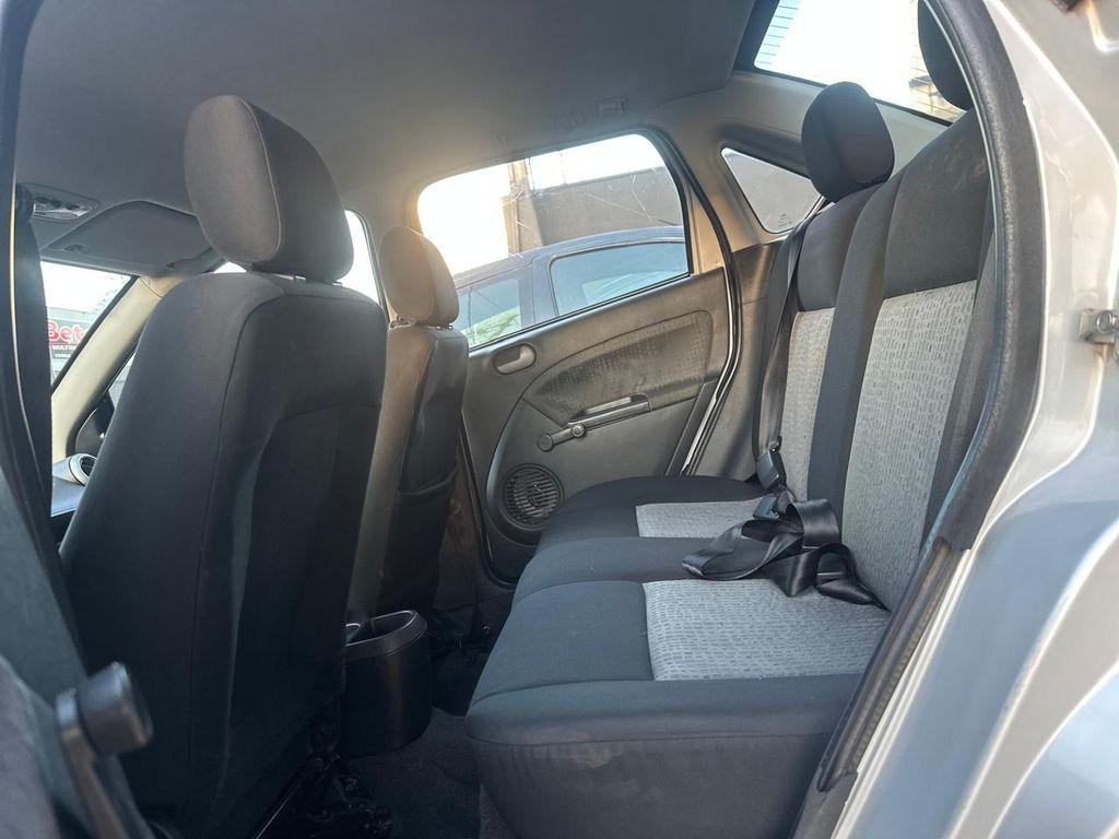 FORD Fiesta Sedan - Foto
