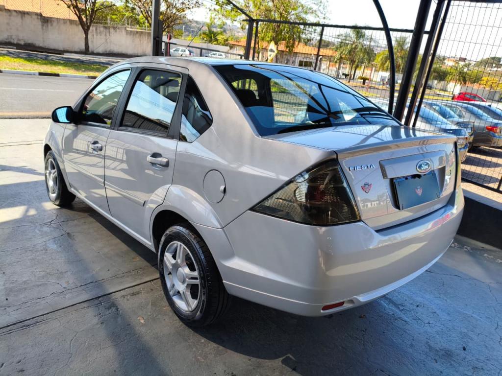 FORD Fiesta Sedan - Foto