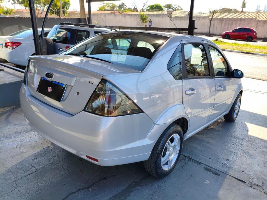 FORD Fiesta Sedan - Foto