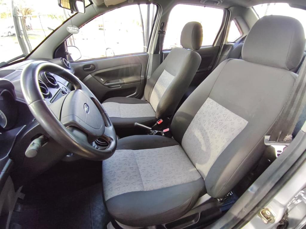 FORD Fiesta Sedan - Foto