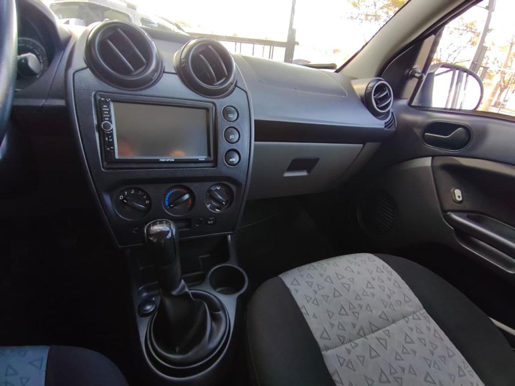 FORD Fiesta Sedan - Foto