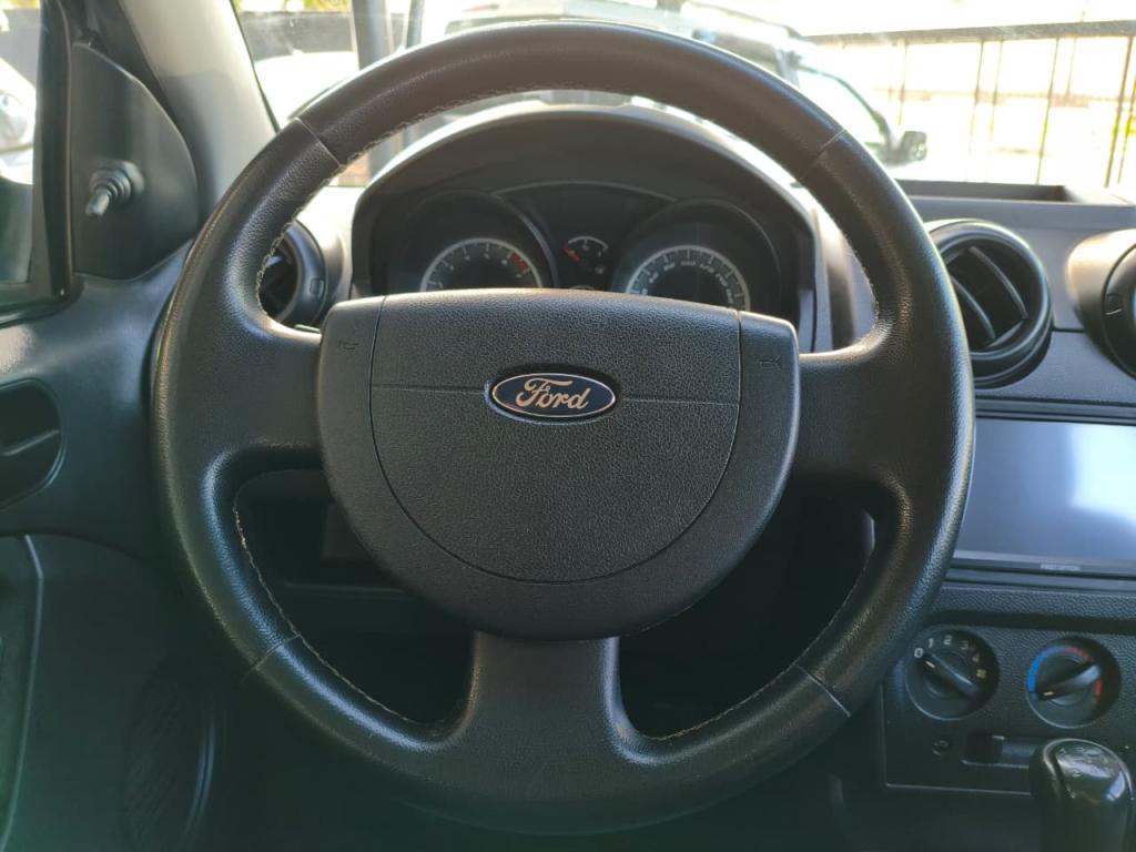 FORD Fiesta Sedan - Foto