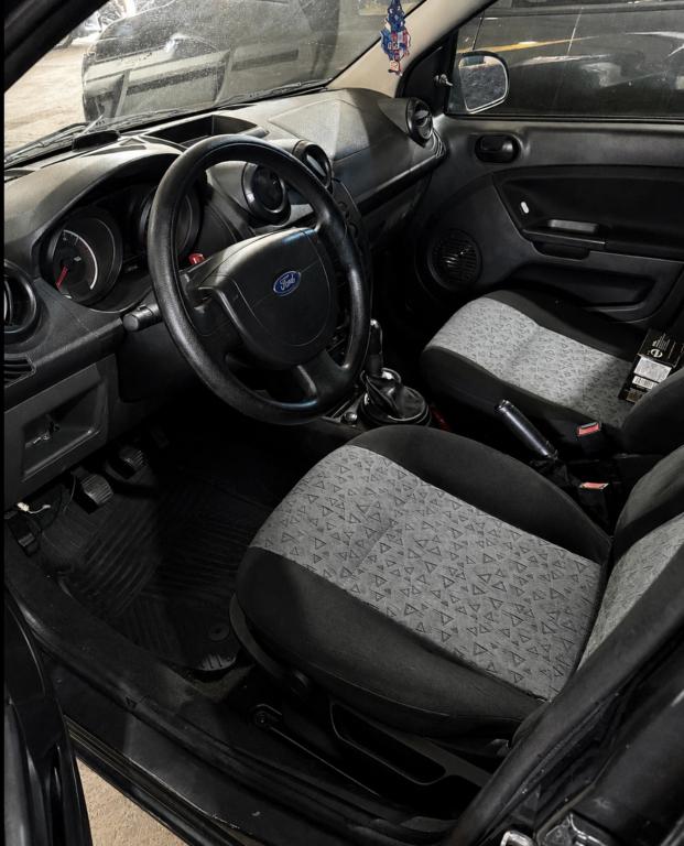 FORD Fiesta Sedan - Foto
