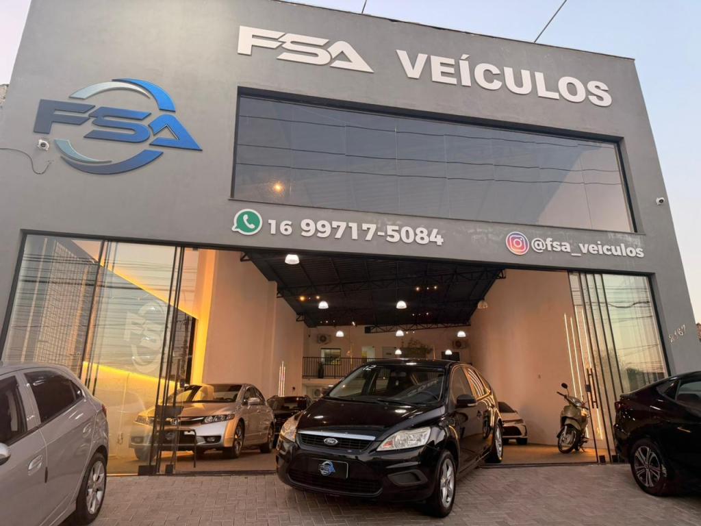 FORD Focus Hatch - Foto